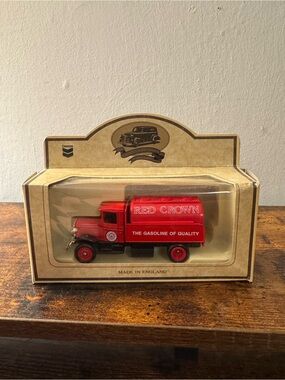 Vintage Lledo Chevron Red Crown Gasoline 1934 Mack Trailer Diecast